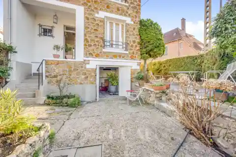 Renovated 1920s Millstone Home with Garden