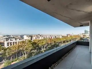 Luxury Full-Floor Apartment – Green Point