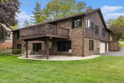 Expansive Lakefront Ranch with Breathtaking Views