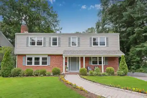 Young Greenacres Colonial