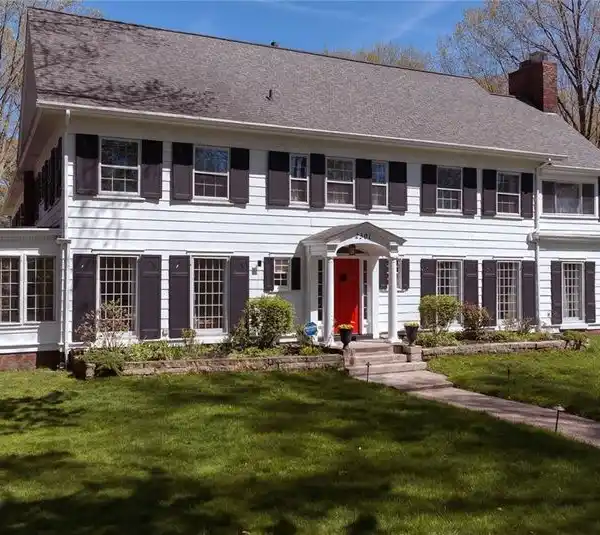 FABULOUS NEW ENGLAND CENTER HALL COLONIAL