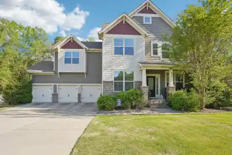Gorgeous Home in the Prestigious Lawson Community