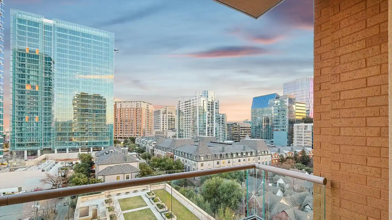 Luxury High-rise Living in the Residences at the Stoneleigh