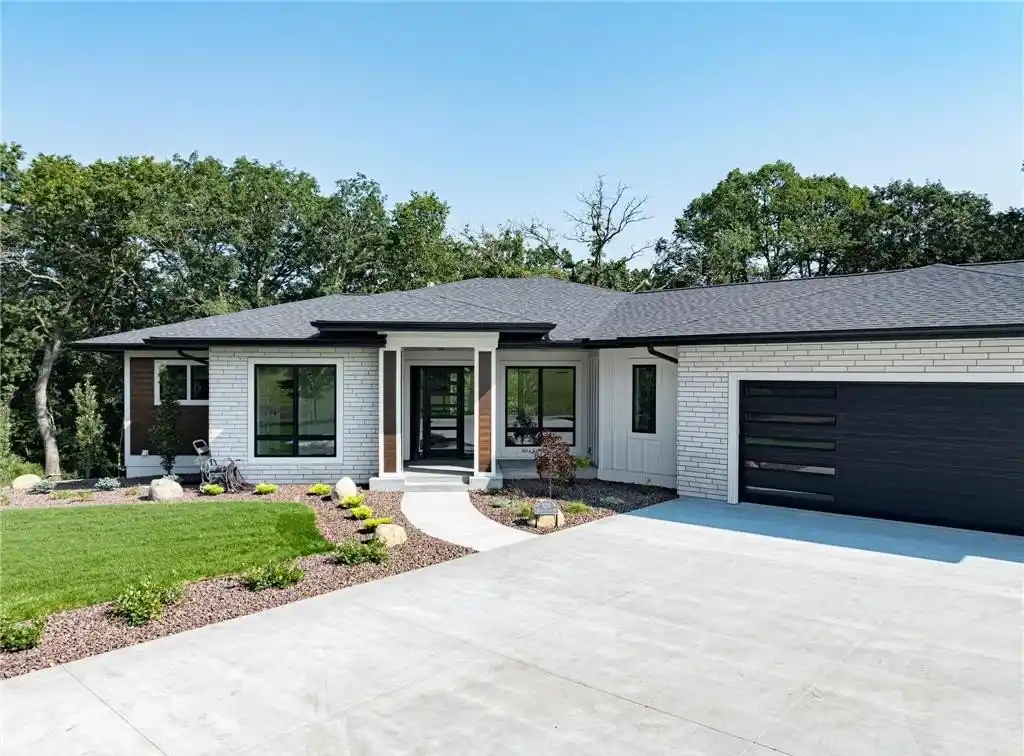 Luxurious Ranch-style Walkout Home