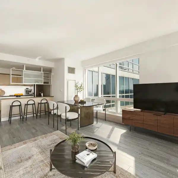 CINEMATIC VIEWS FROM MANHATTAN’S 60TH FLOOR