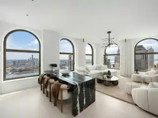 Oversized Corner One Bedroom High-floor Residence