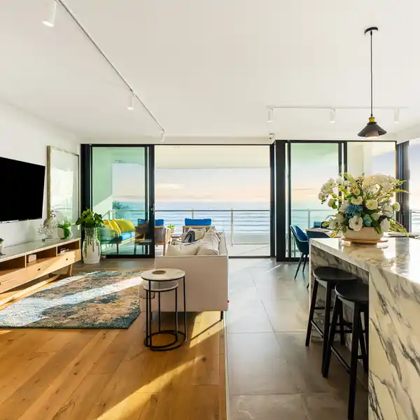 STATE-OF-THE-ART RESIDENCE IN EXCLUSIVE ONE PALM BEACH