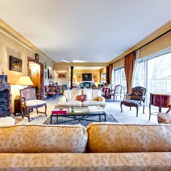 PENTHOUSE FLAT WITH BEAUTIFUL SURROUNDINGS