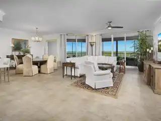 Exquisite Luxury Corner Residence in Florencia