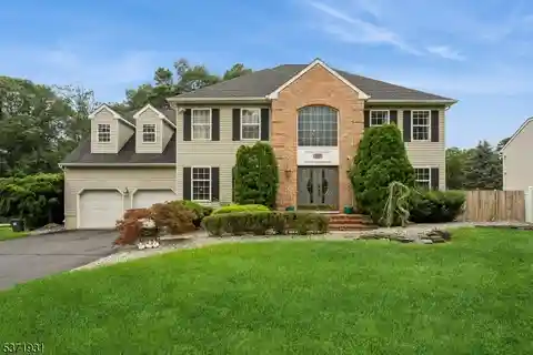 Updated Home Offering Privacy and Comfort