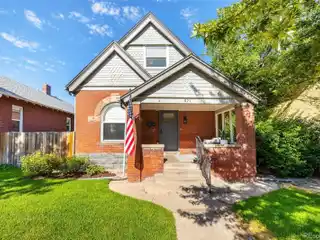 Meticulously Renovated 1894 Victorian