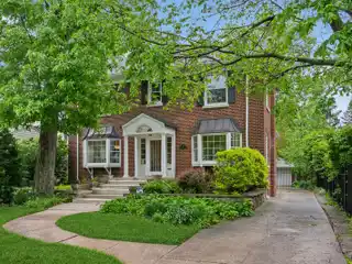 Beautifully Bright Home in Prime River Forest