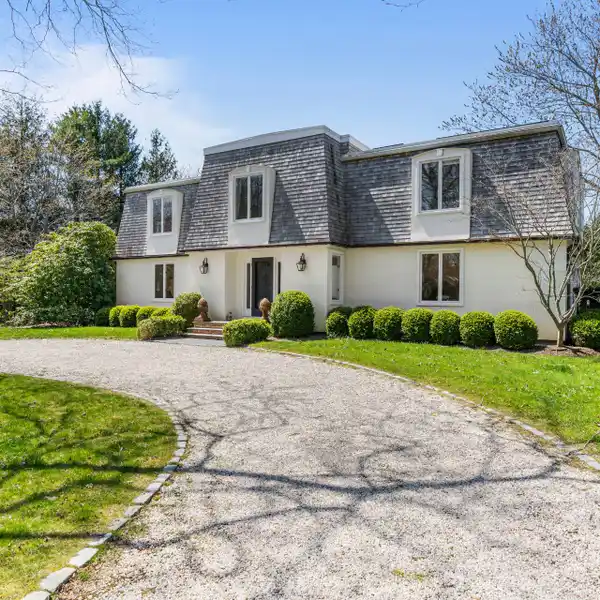 WONDERFUL SOUTHAMPTON VILLAGE RENTAL HOME