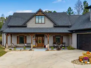 Custom Mountain View Estate