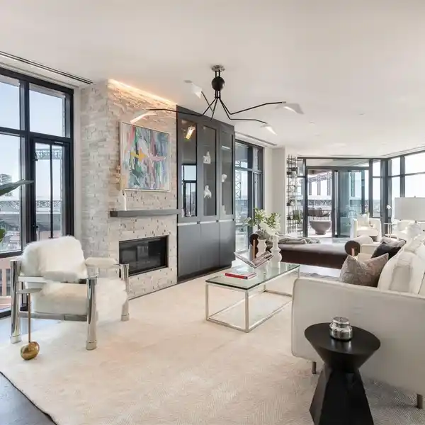 ULTIMATE DESIGNER RESIDENCE AT MCGREGOR SQUARE