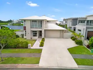 Gorgeous Home Overlooking Serenity Shores Lake