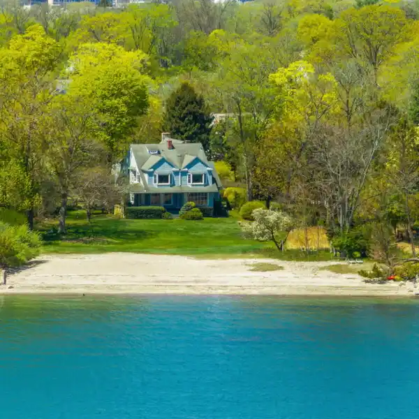 PRESTIGIOUS WATERFRONT ESTATE AT WALLACK'S POINT