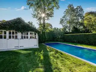 Renovated Beach Cottage in the Village of Southampton