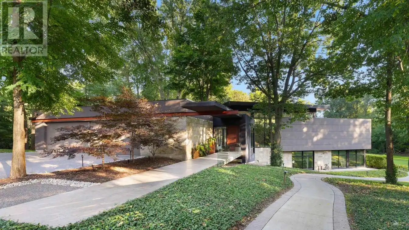 Modern Bungalow Estate
