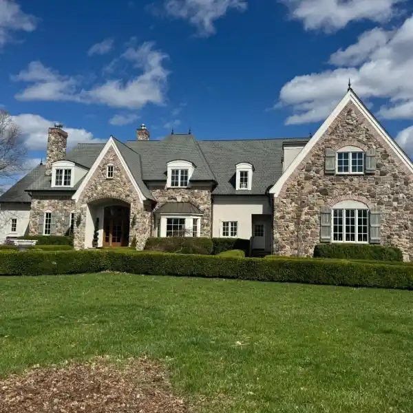 LUXURY COUNTRY LIVING