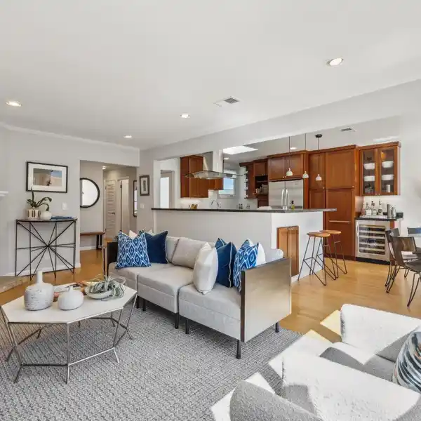 ELEGANT TOP FLOOR CONDO IN A TWO-UNIT BUILDING