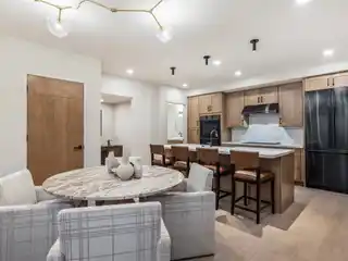 Wonderful Home at the Base of Mount Royal