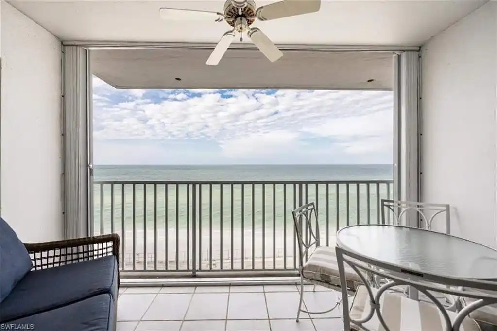 Beautiful Top-floor Condo in the Prestigious Naples Continental Club