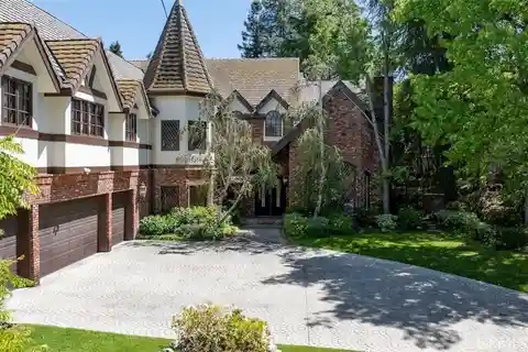 Custom Estate with Timeless Elegance