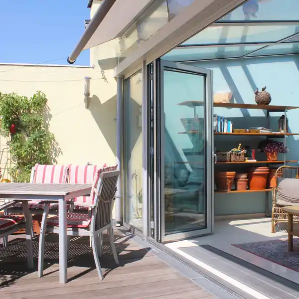 SUNLIT ART NOUVEAU PENTHOUSE WITH PRIVATE ROOF TERRACE
