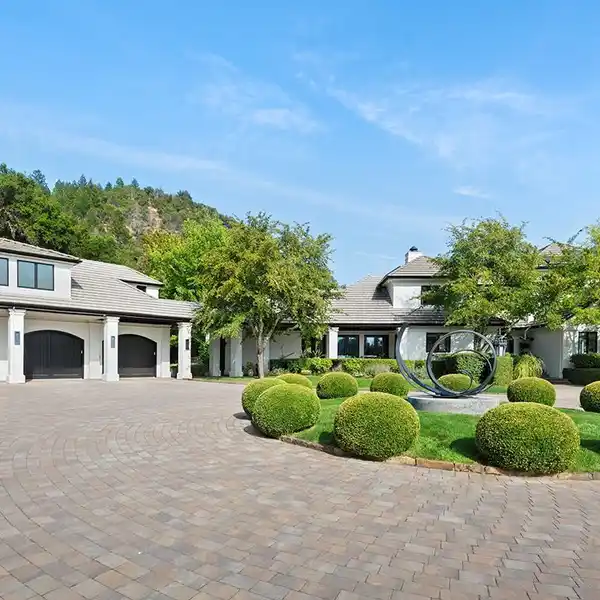 EXTRAORDINARY TEN-PLUS-ACRE ESTATE