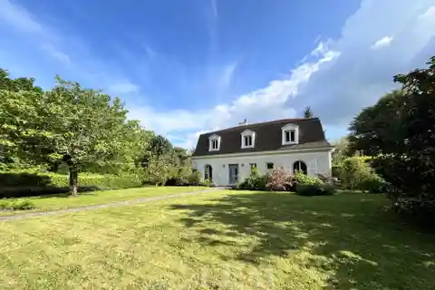 Mansart-Style Property with Pool