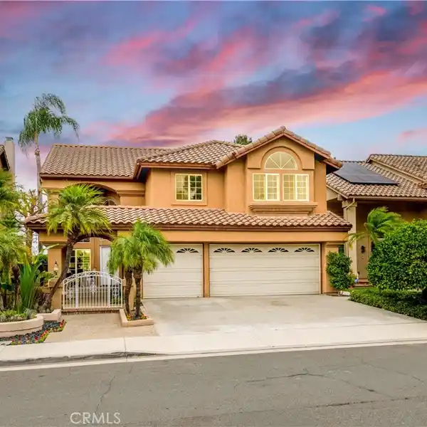 BEAUTIFUL HOME IN DESIRABLE PACIFIC RIDGE