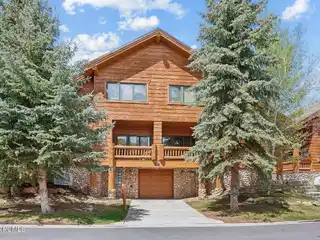 Beautifully Crafted Mountain Home