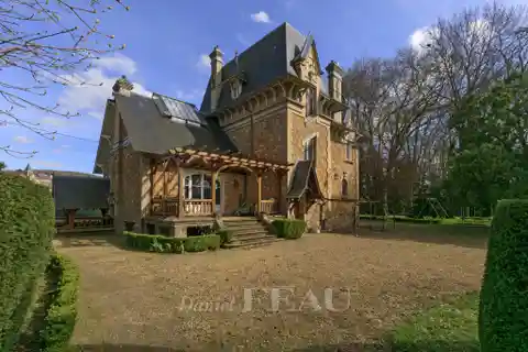 Elegant Riverside Villa with Stunning Billiard Room