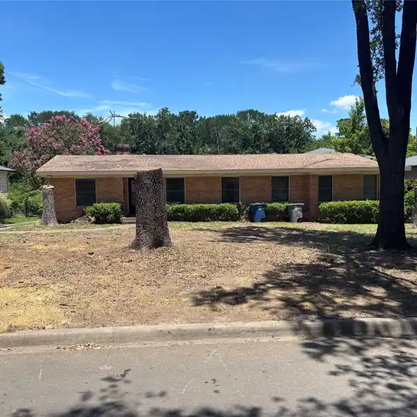 PRIME LOT IN DEEP LAKEWOOD
