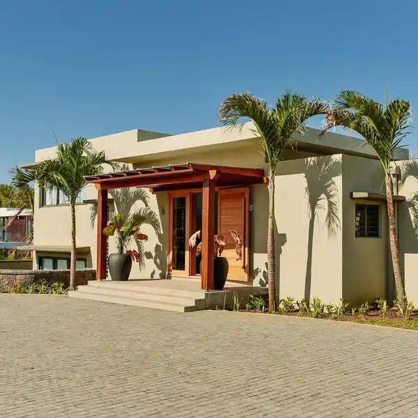 ARCHITECTURAL SERENITY ON MAURITIUS’ EAST COAST