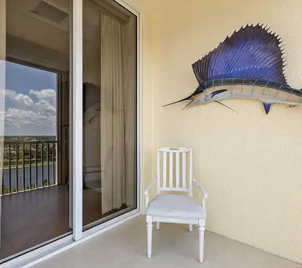 SUNSET VIEWS AND TURNKEY LUXURY AT THE PARAMOUNT