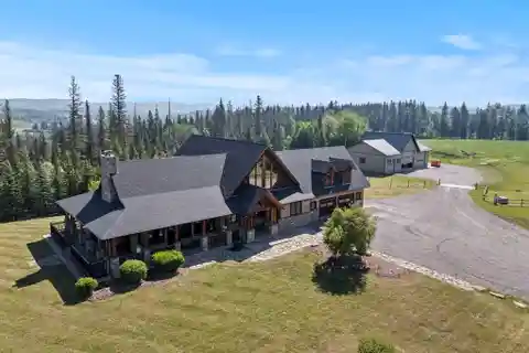 The Epitome of Country Living on 160 Acres