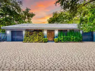 Private Sanctuary in North Grove