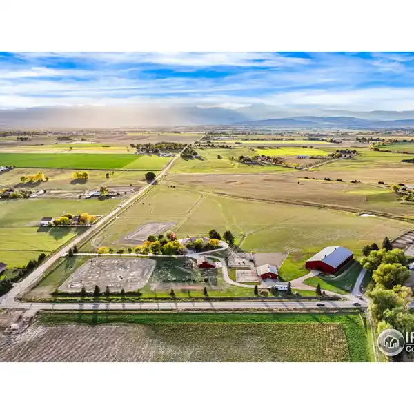 35-ACRE EQUESTRIAN ESTATE OFFERING UNPARALLELED LIFESTYLE