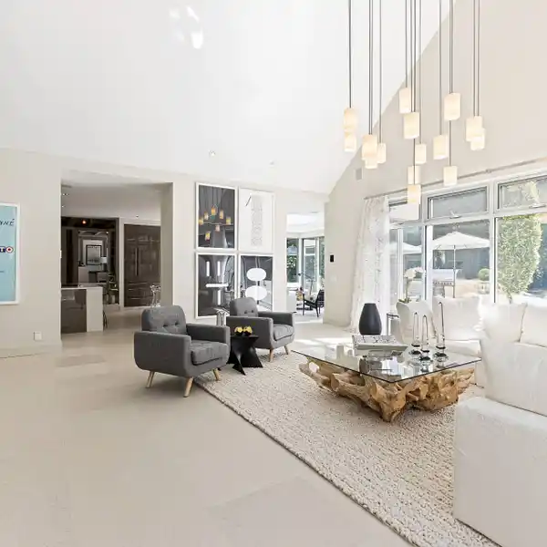 BEAUTIFUL RENTAL HOME BETWEEN SAG HARBOR AND EAST HAMPTON VILLAGE SHOPS