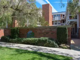 Beautifully Designed Condo