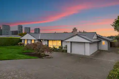 Rare Opportunity in Coveted Vuecrest