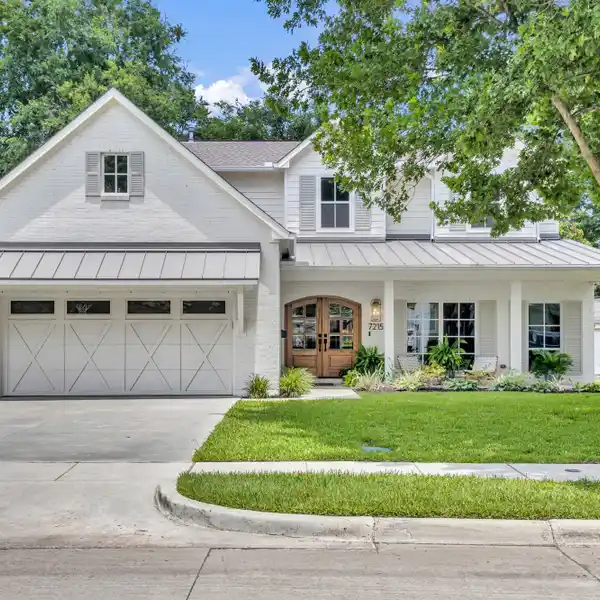 THOUGHTFUL DESIGN WITH UPSCALE COMFORT