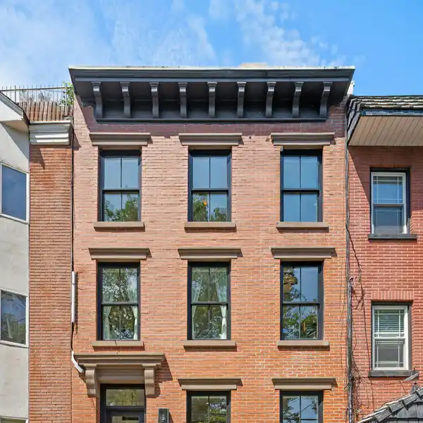 COMPLETELY GUT RENOVATED HISTORIC TOWNHOME