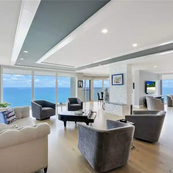 BEAUTIFULLY APPOINTED RESIDENCE WITH STUNNING GULF VIEWS