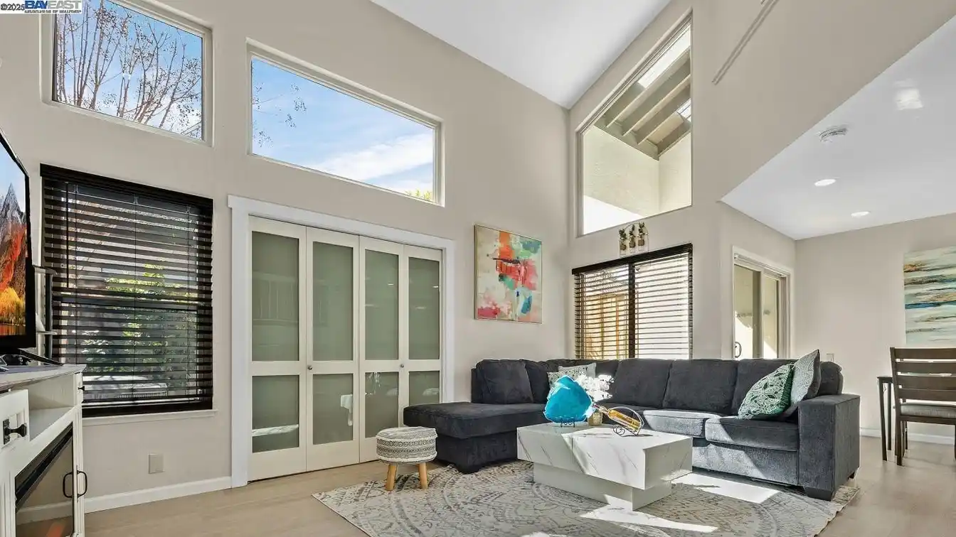 Beautiful Attached Single-family Home