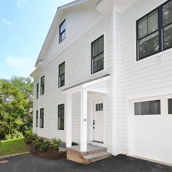 IMPECCABLE RIVER-VIEW HOME NEAR TOWN