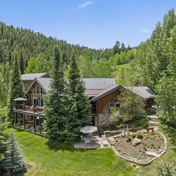 IDYLLIC SETTING ON THE RANCH AT CORDILLERA