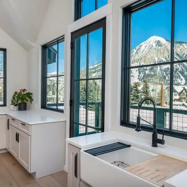 MOUNTAIN MODERN MASTERPIECE